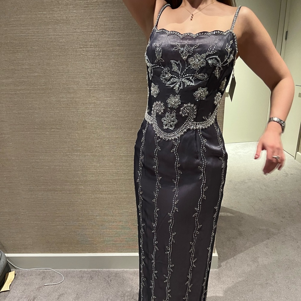 Melony stunning beaded dress in lilac with silver accents